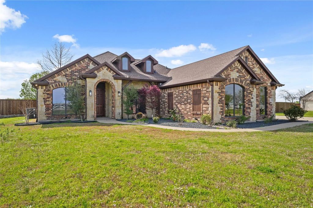 7754 County Road 275, Terrell