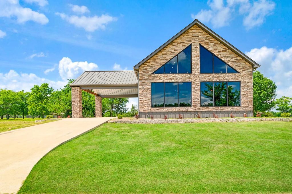 209 Helena Drive, Powderly