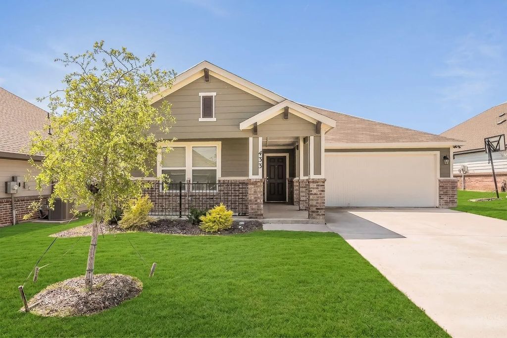 433 Rose Avenue, Cleburne