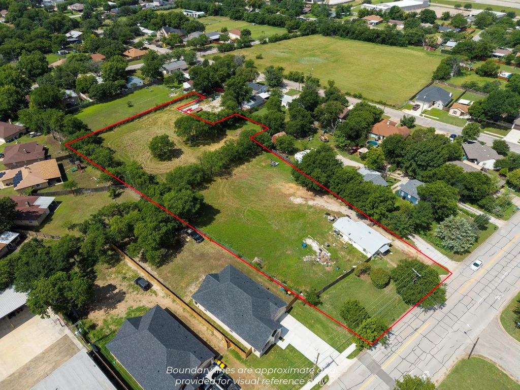 8815 Silver Creek Road, White Settlement