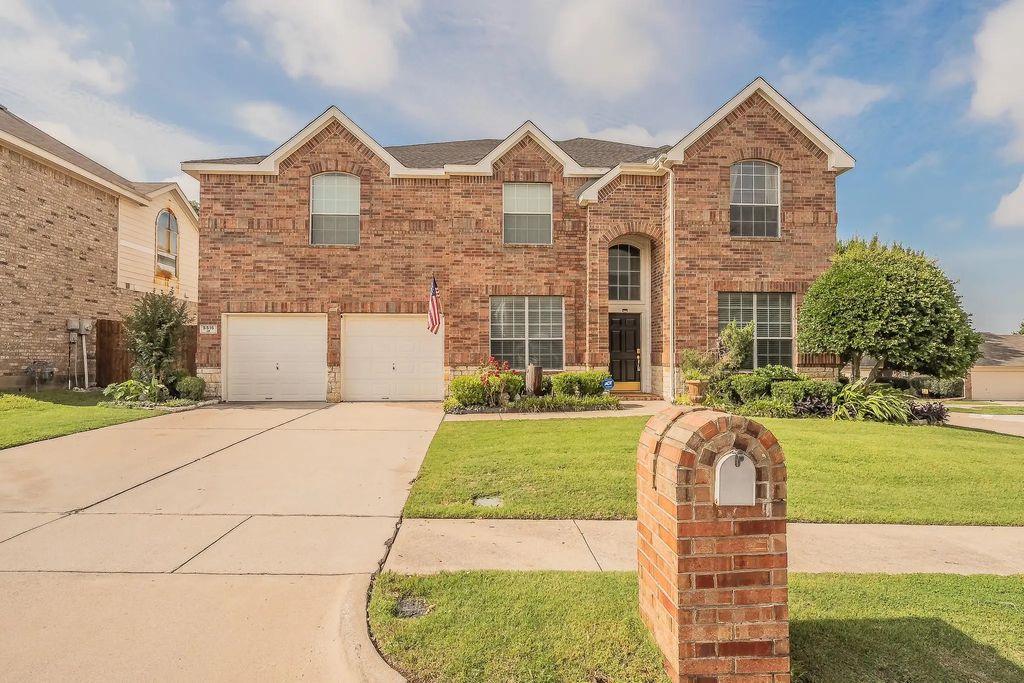 5516 Dunn Hill Drive, Fort Worth