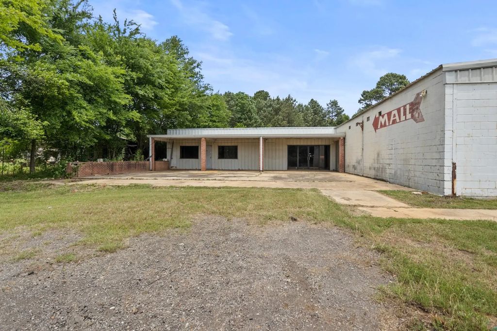 1301 Hwy 11, Hughes Springs