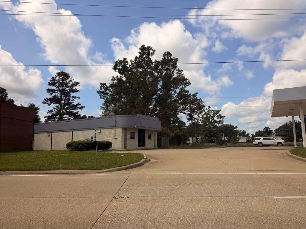 9330 Ellerbe Road, Shreveport