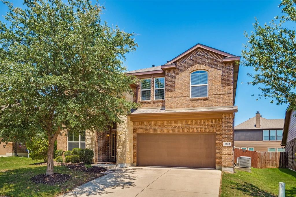 2925 Cedar Ridge Lane, Fort Worth