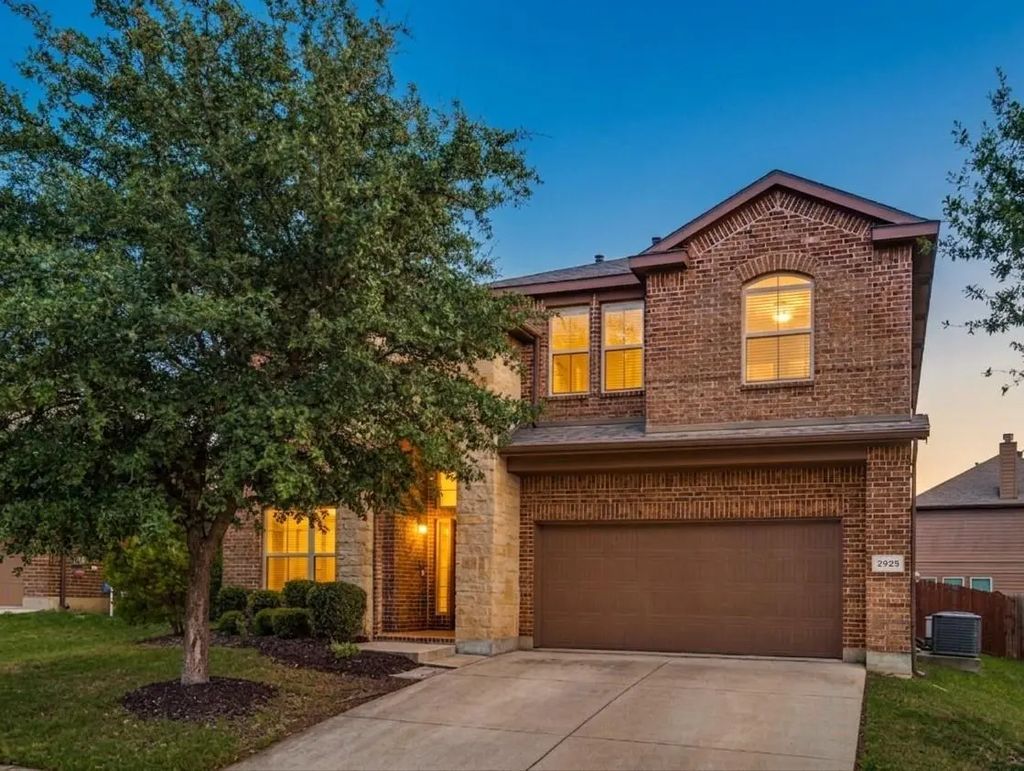 2925 Cedar Ridge Lane, Fort Worth