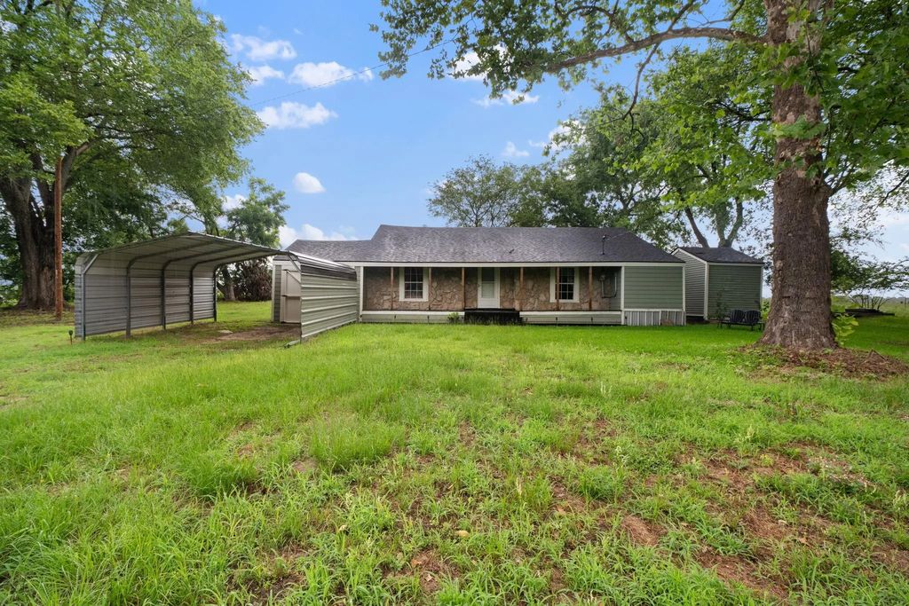 3211 Fm 779, Mineola