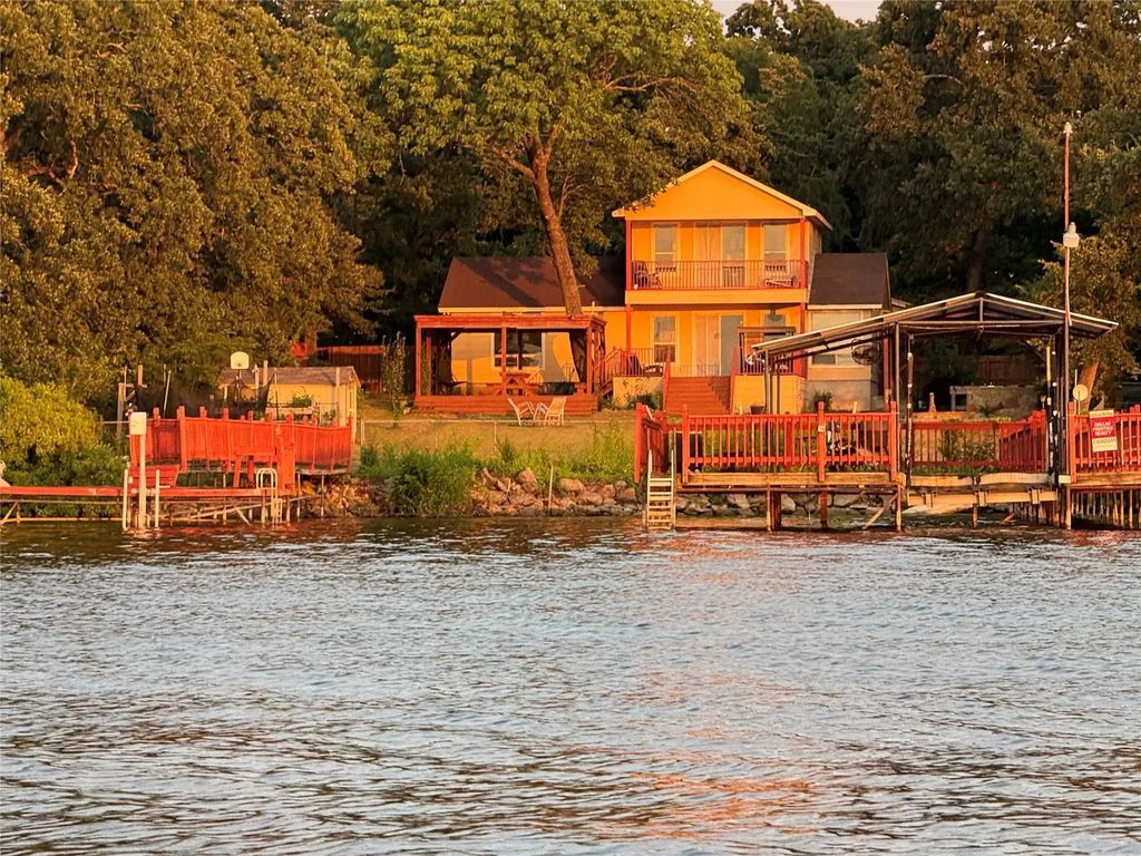 10040 Brinwood Drive, Wills Point