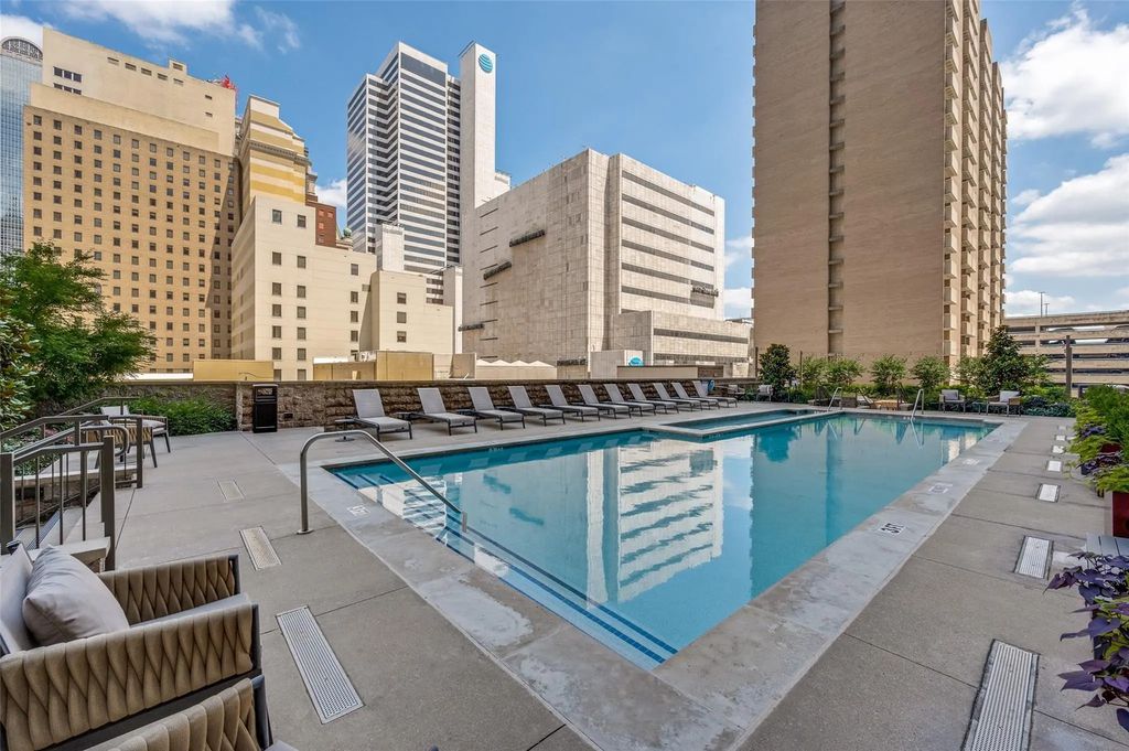 1200 Main Street 701, Dallas