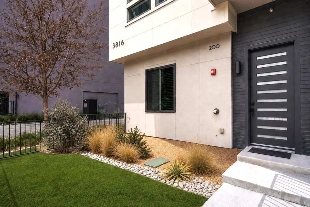 3816 Roseland Avenue A200, Dallas