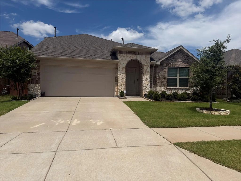3404 Western Trail, Crandall
