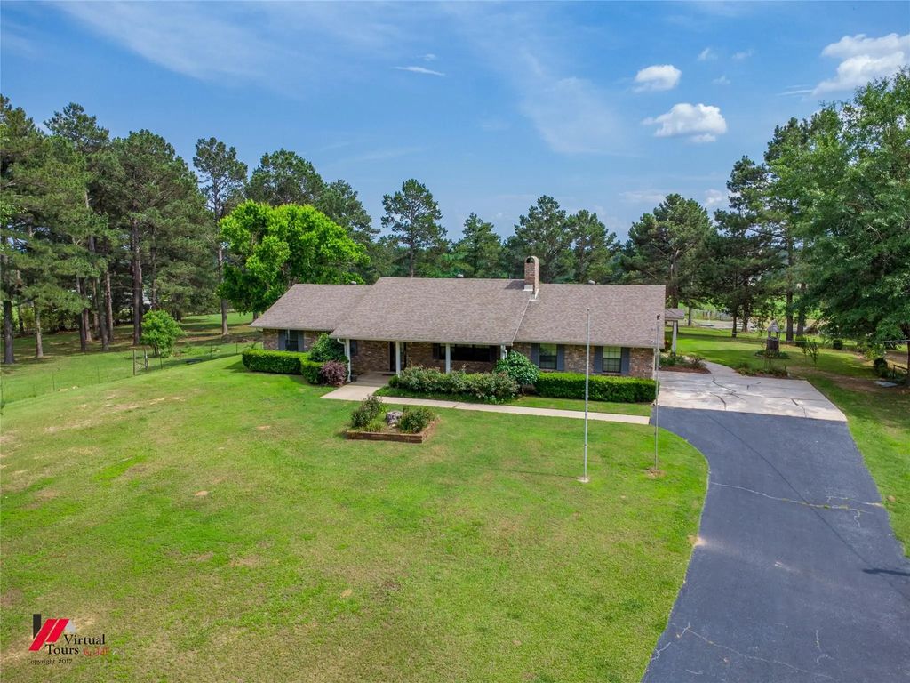 236 Charlie Cannon Road, Coushatta