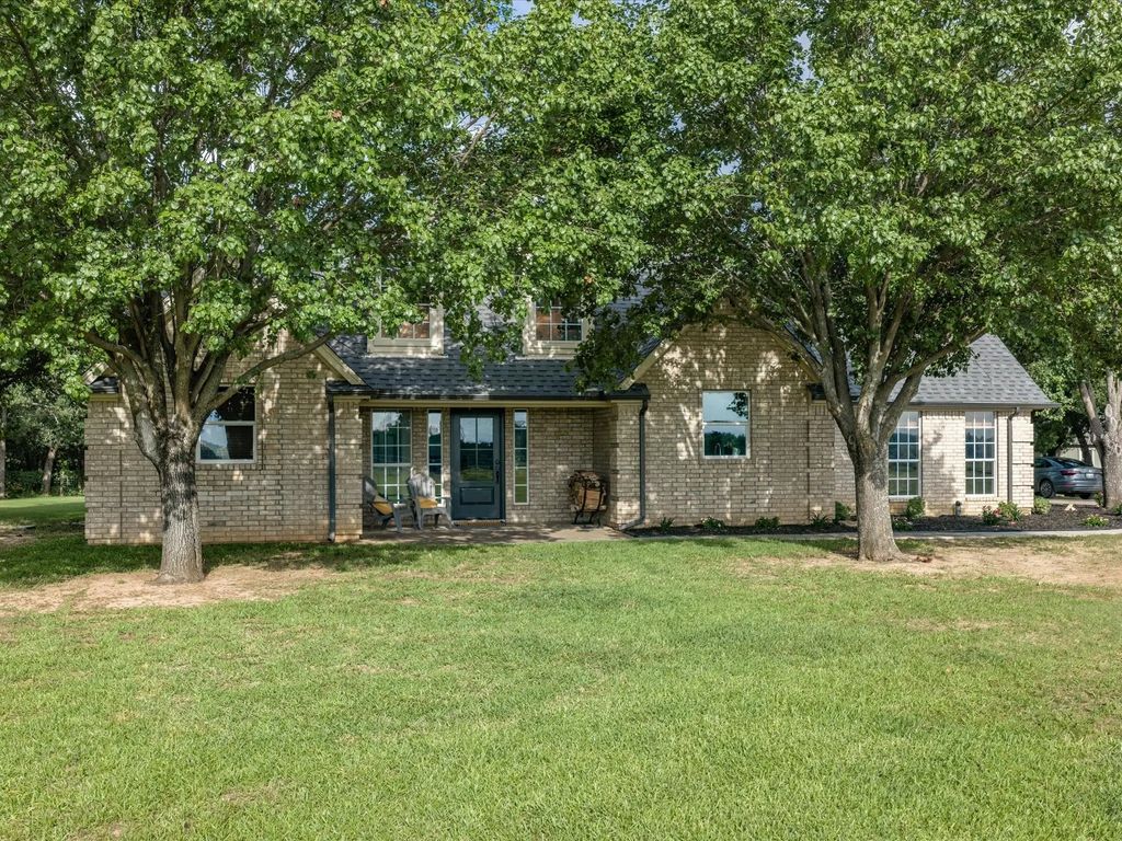 210 County Road 2696, Alvord