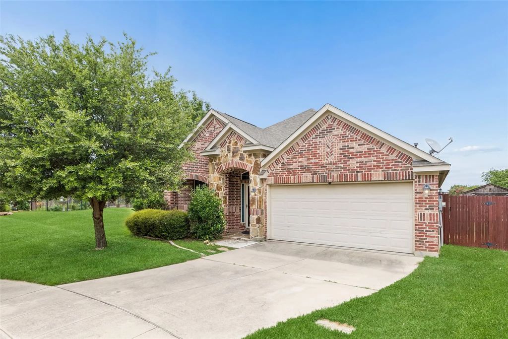5504 Paloma Court, Fort Worth