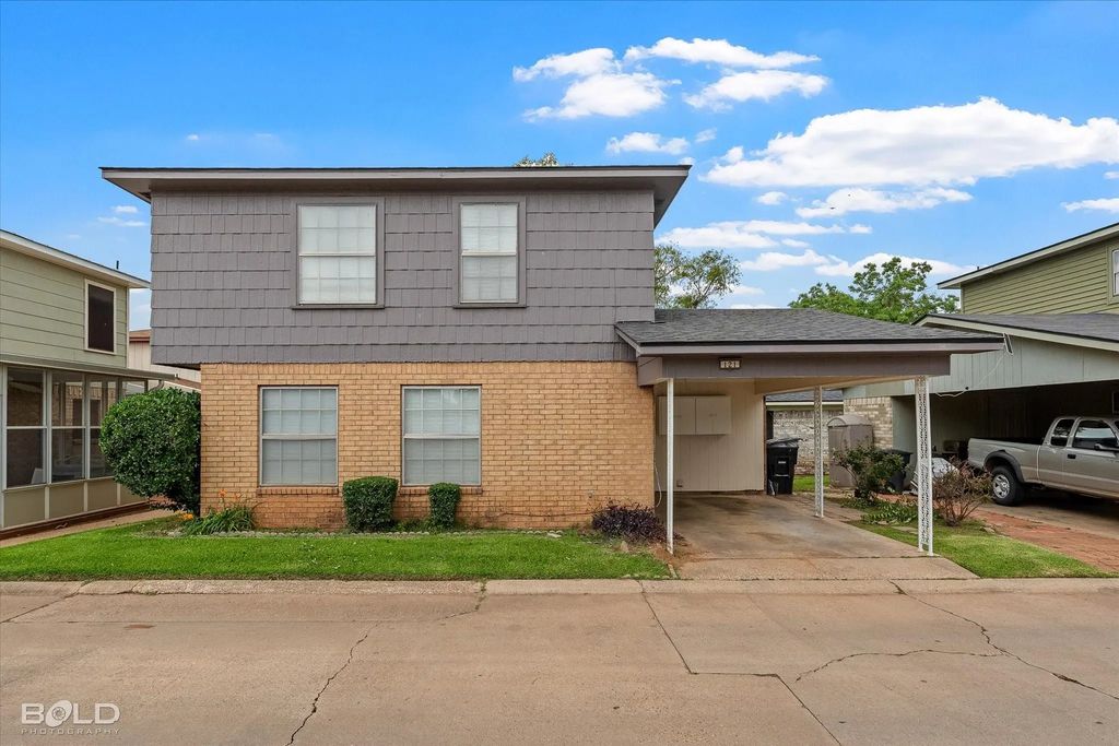 121 Carriage Square Drive, Bossier City