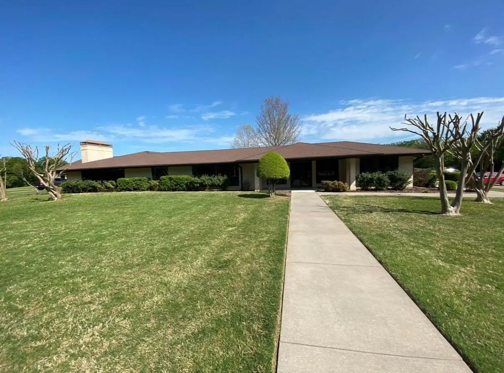 903 Interstate Highway 30 E, Sulphur Springs