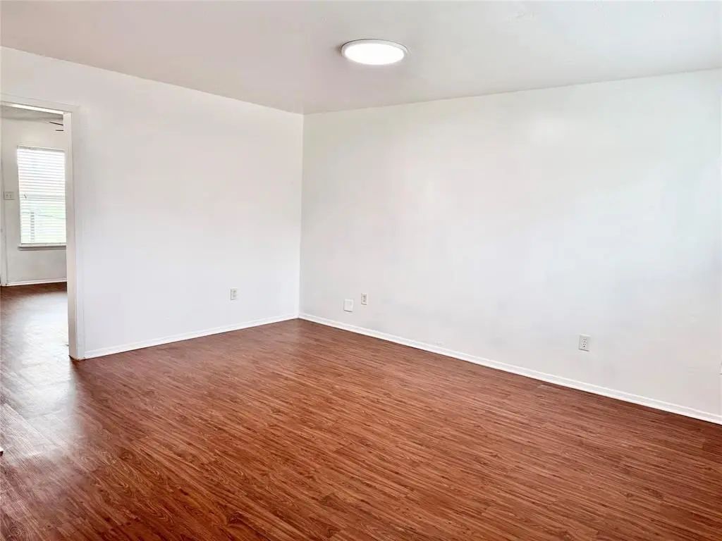 441 Sw Thomas Street D, Burleson