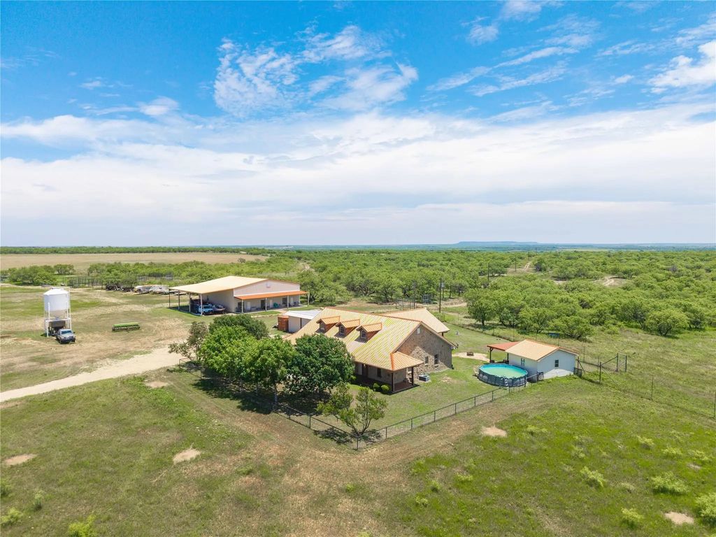 1797 Fm 1026, Coleman