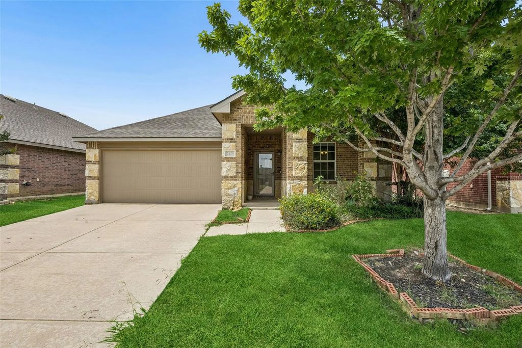 2429 Clairborne Drive, Fort Worth