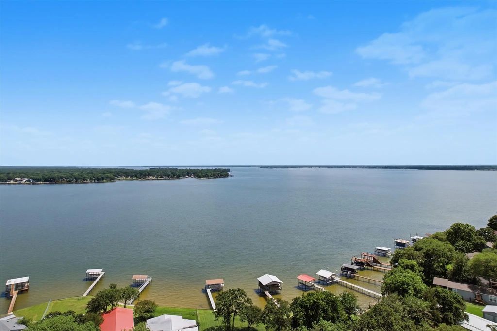 222 Wedgewood Drive, Mabank