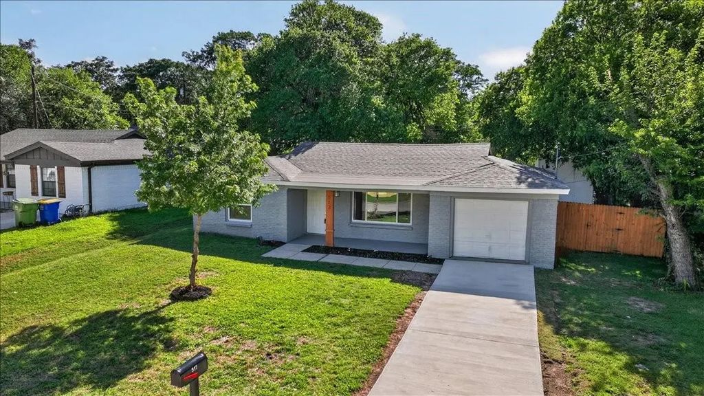 512 Mirike Drive, White Settlement