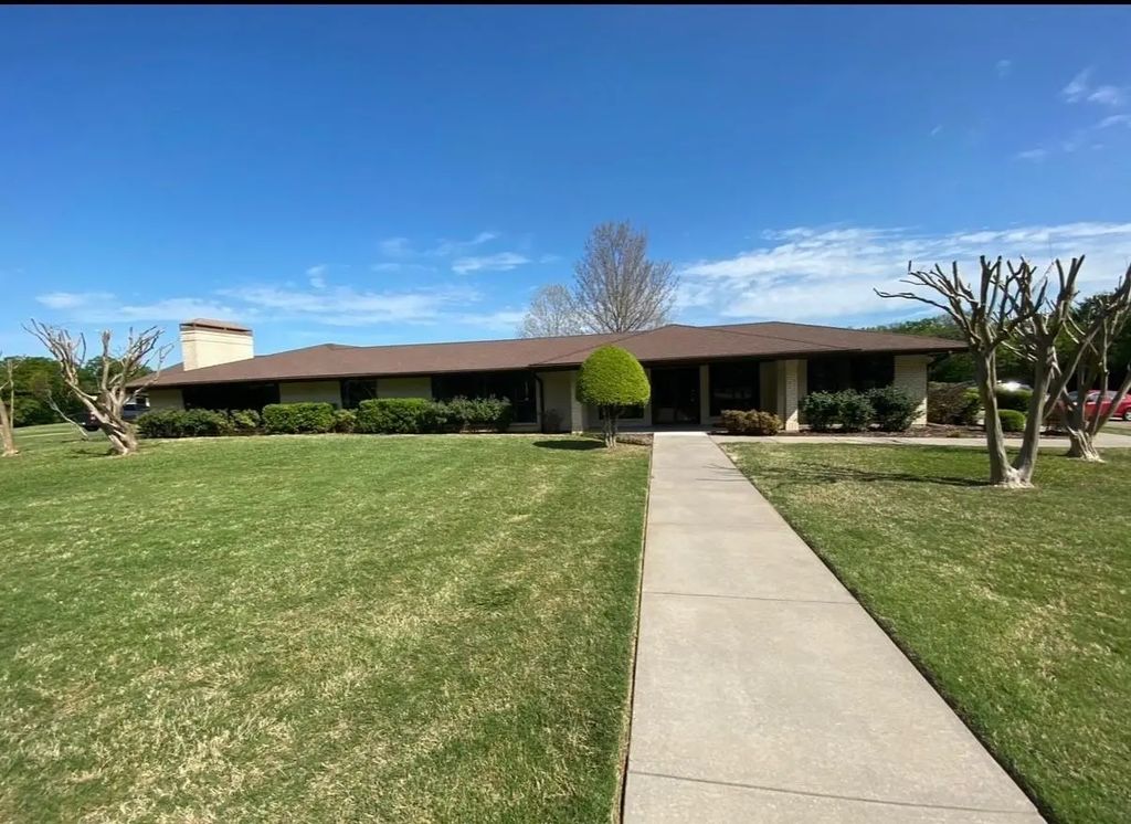 903 Interstate Highway 30 E, Sulphur Springs