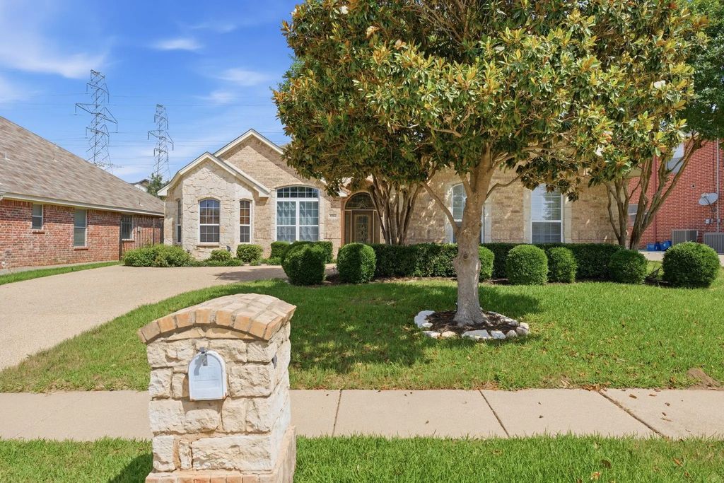 5504 Plata Lane, Benbrook