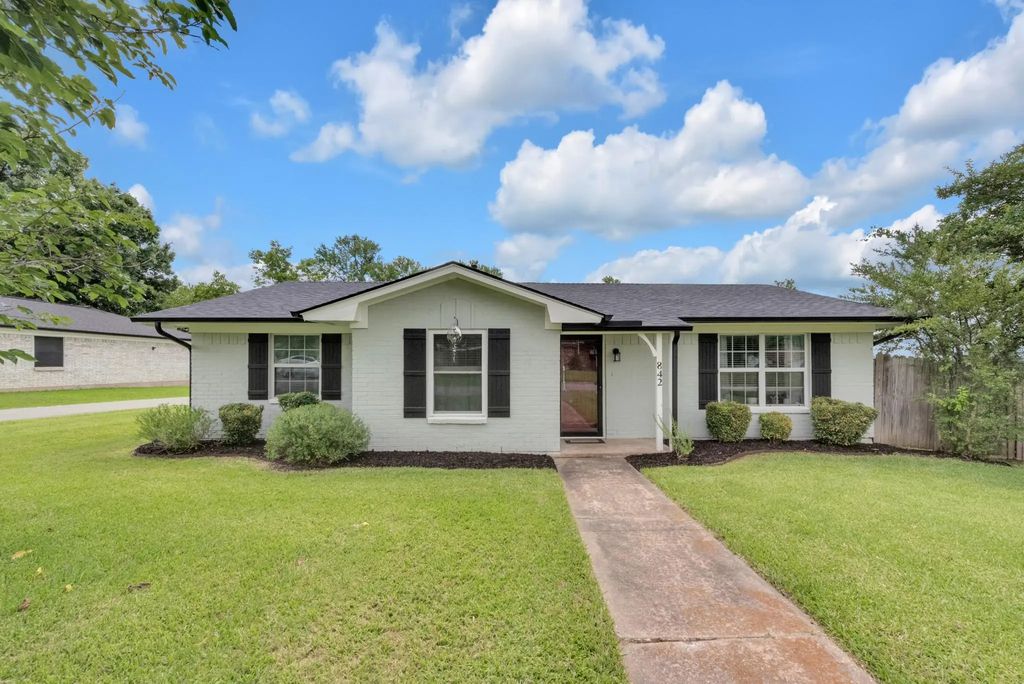 842 Starlight Drive, Sherman