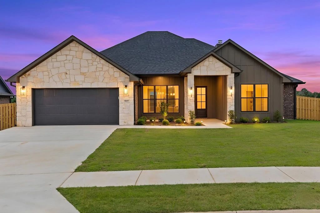 16417 Clearview Drive, Lindale