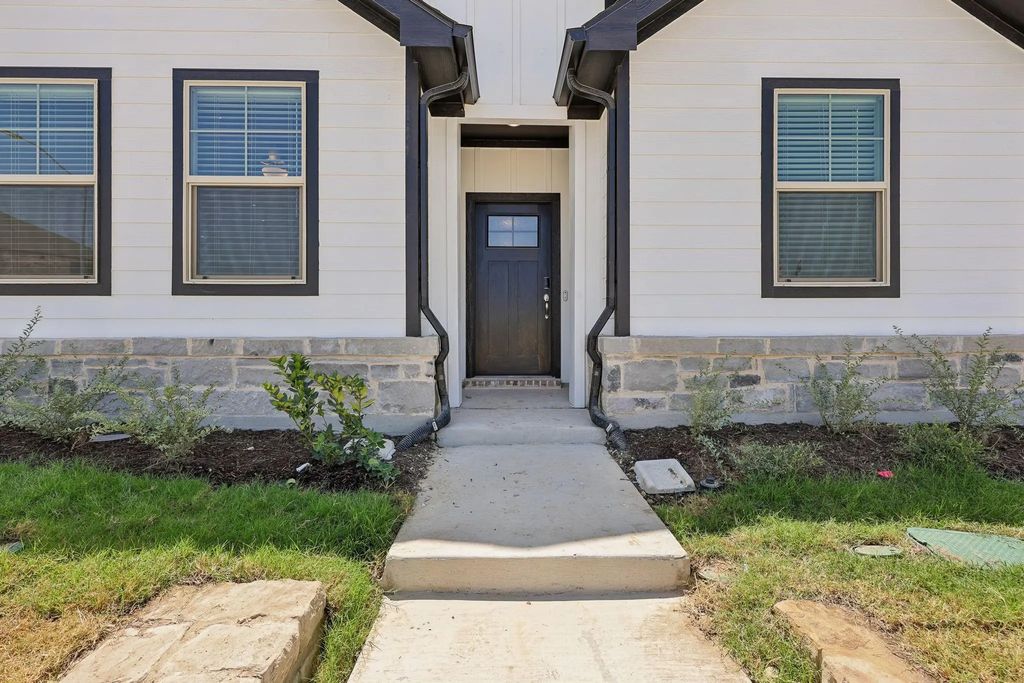 3281 Mint Springs Street, Fort Worth