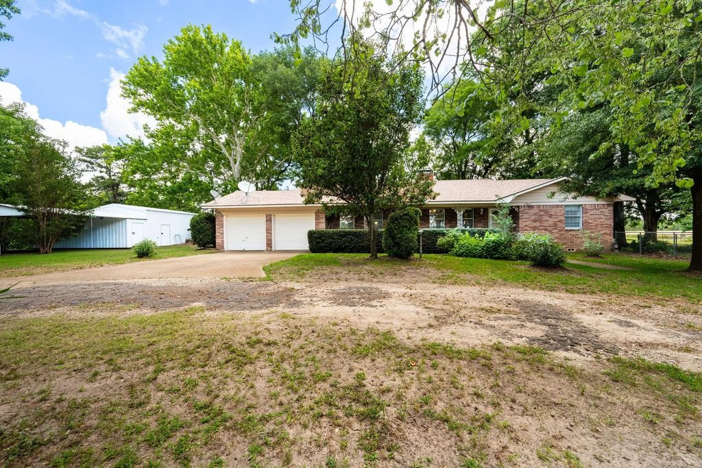 2715 Fm 857, Grand Saline
