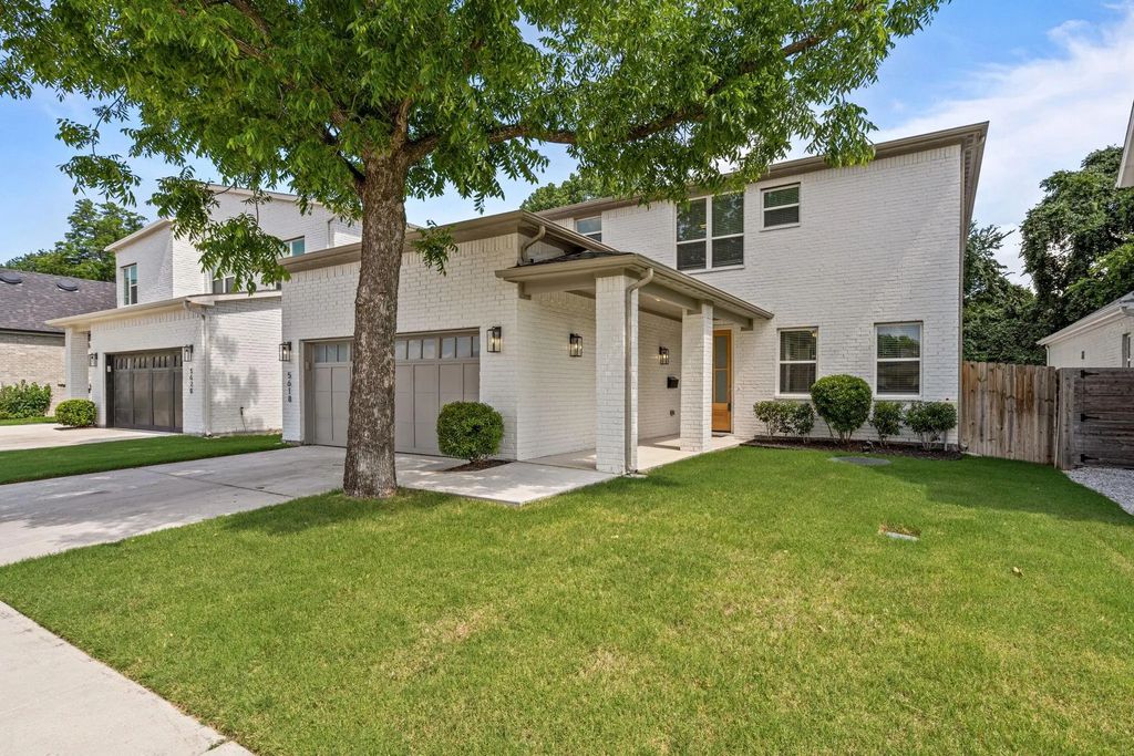 5618 Oaks Lane, Westworth Village