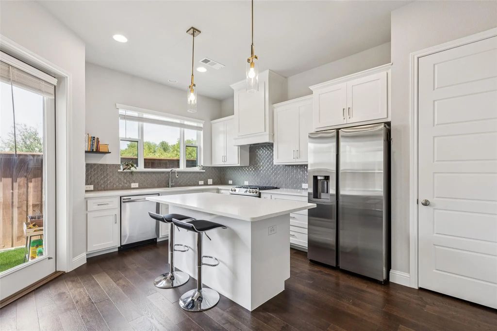 6306 Oakbend Circle, Fort Worth