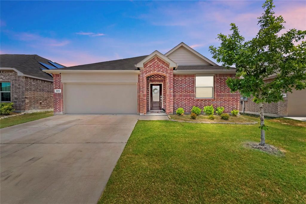 6912 Waterloo Lane, Fort Worth