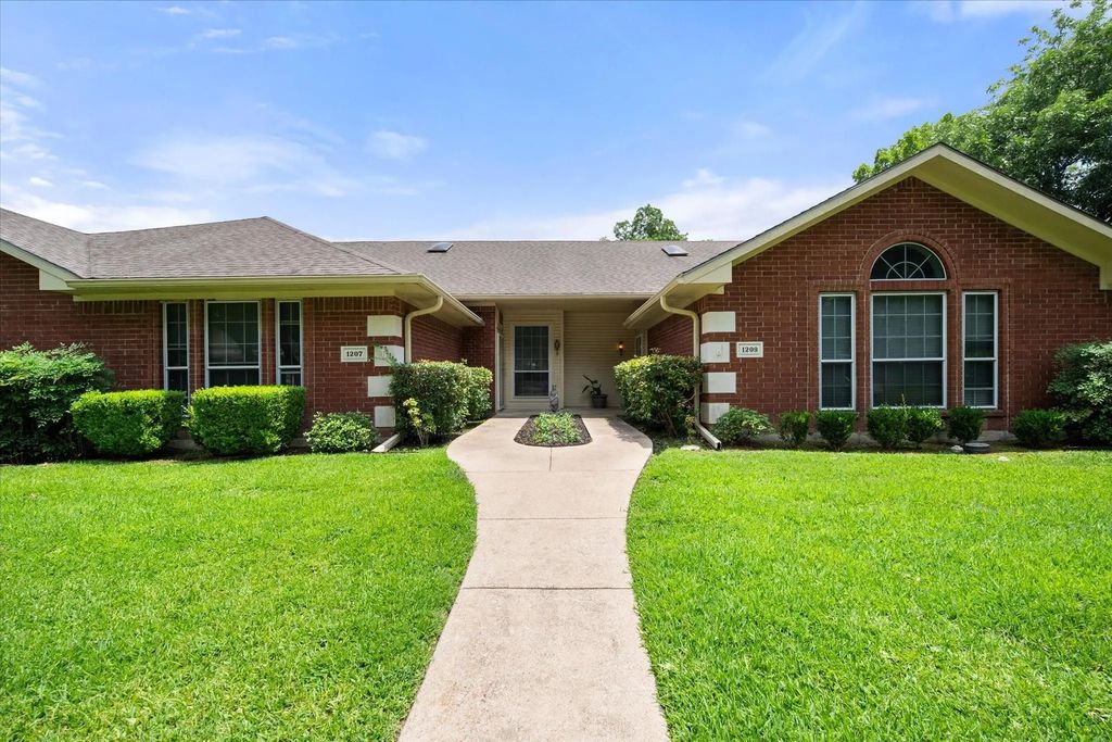 1209 W 3rd Avenue, Corsicana