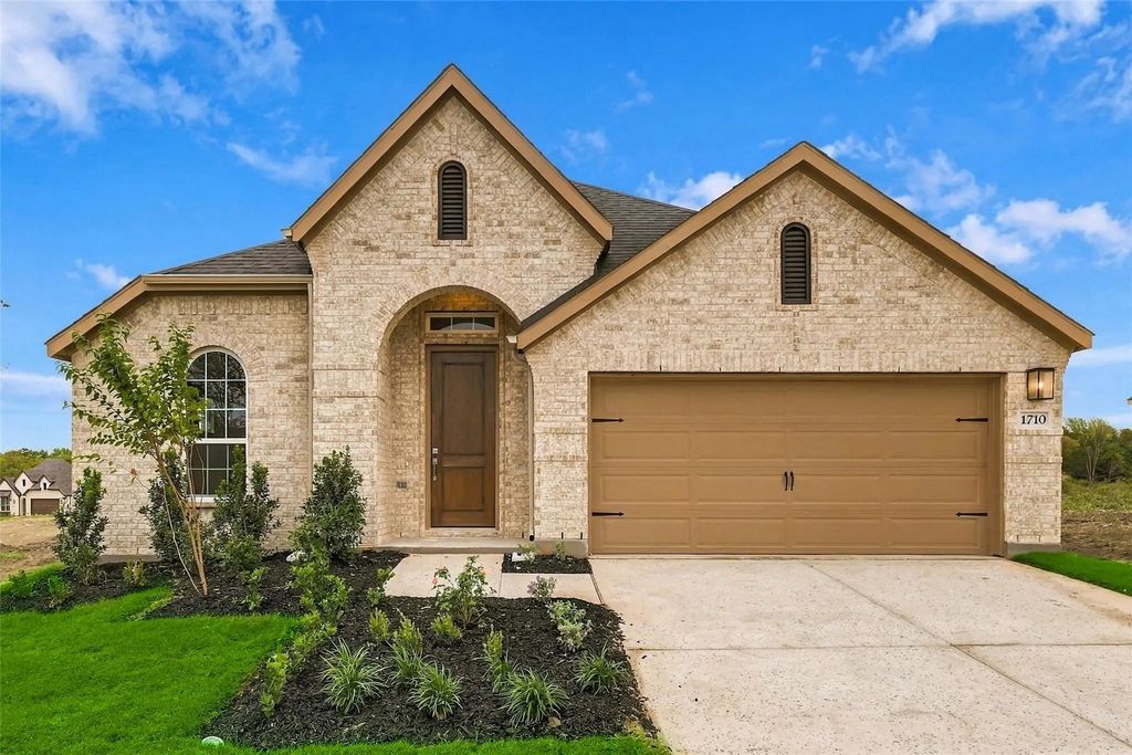 1710 Whispering Meadow Drive, Van Alstyne