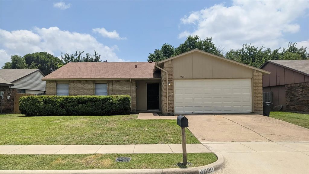 4020 Blue Flag Lane, Fort Worth