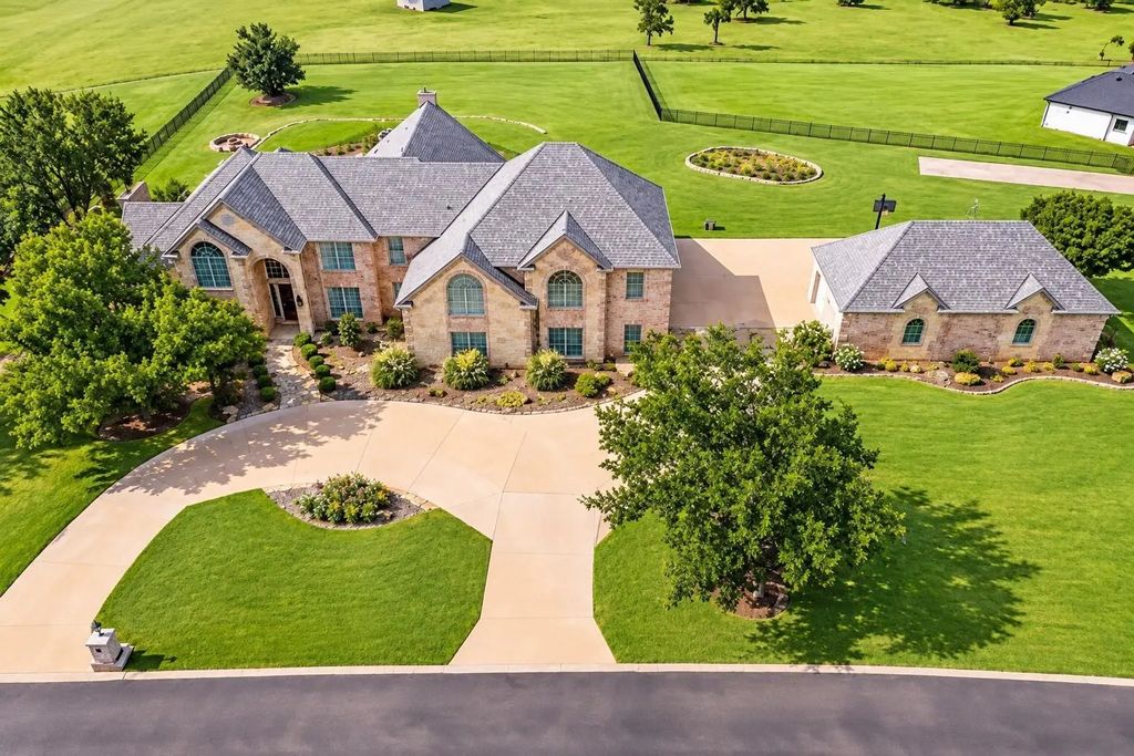 113 Club House Drive, Weatherford