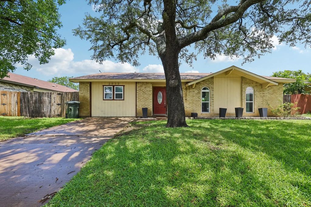 2033 Rose Hill Road, Carrollton