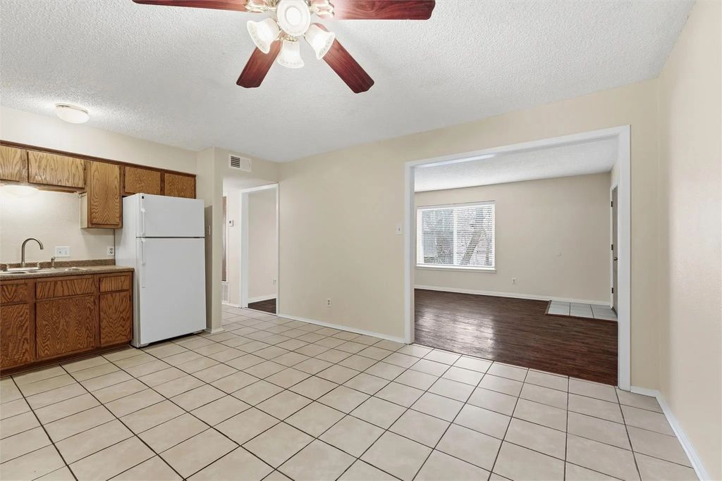 410 W Franklin Street 8, Waxahachie
