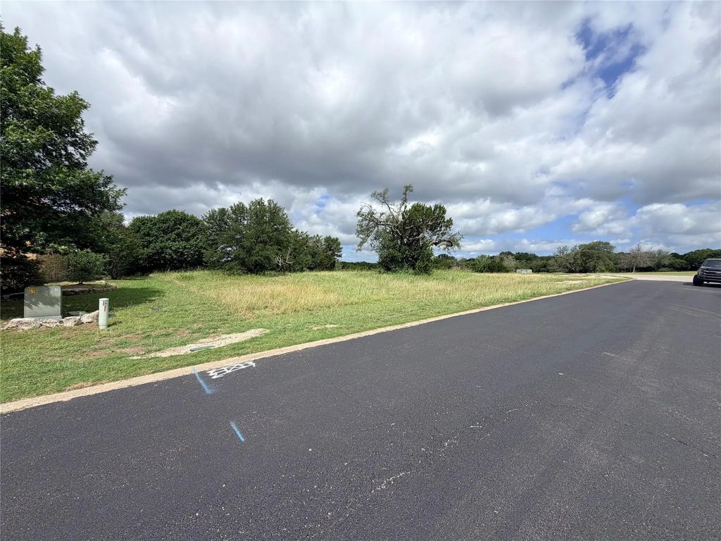 8202 Carnegie Street, Cleburne
