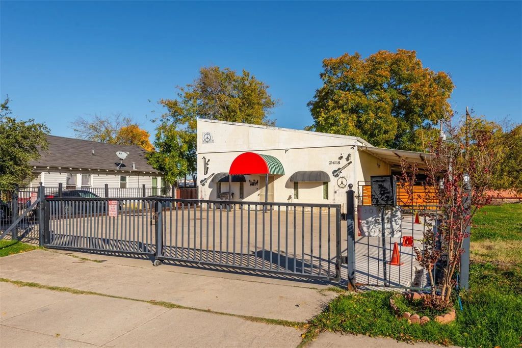 2418 Clinton Avenue, Fort Worth