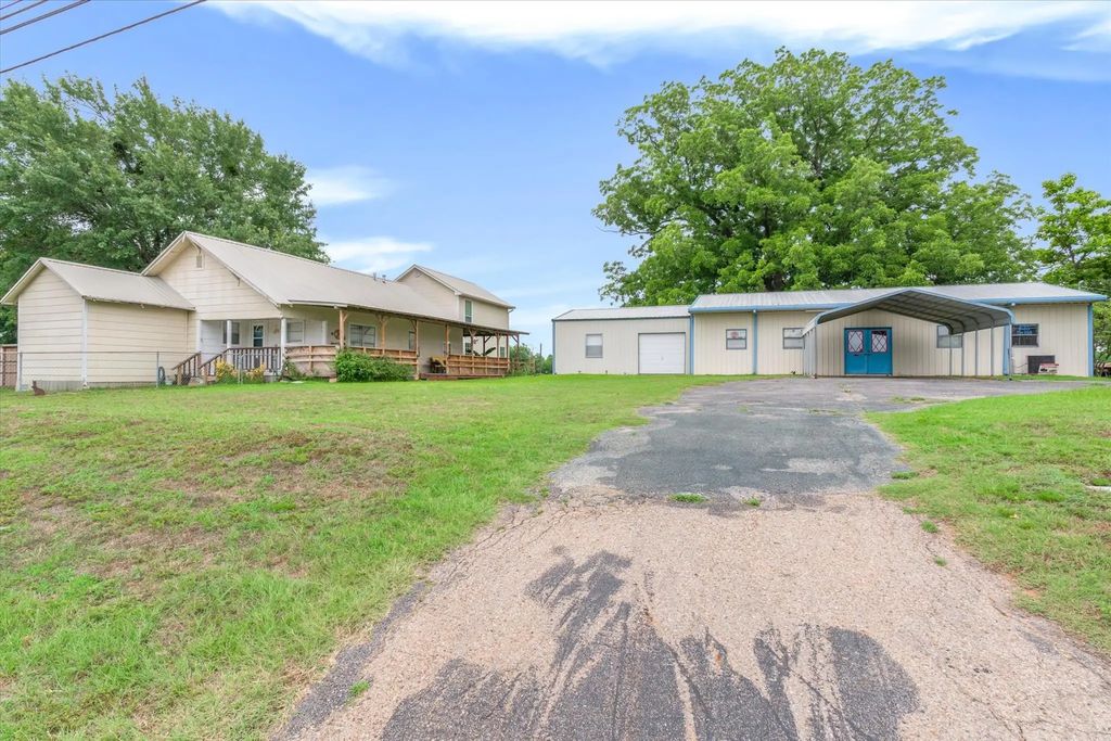 12125 N State Highway 110, Van