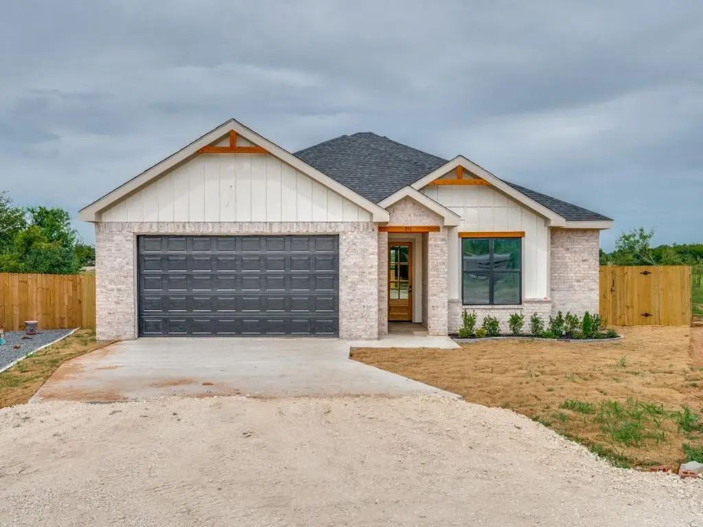 856 Buck Board Drive, De Leon