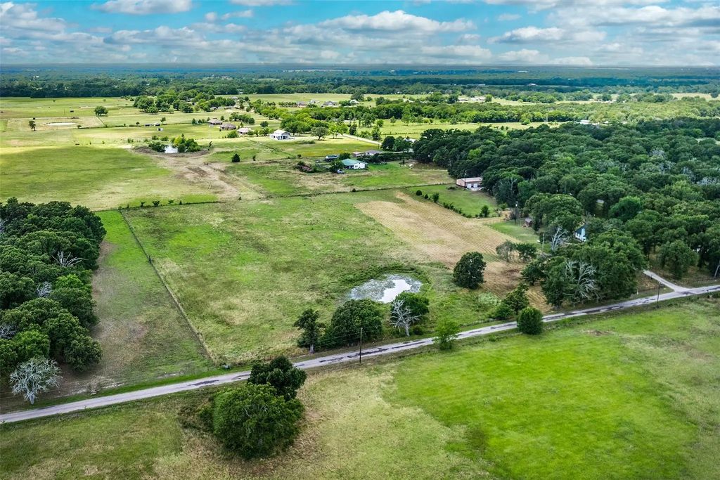 190 County Road 2141, Canton