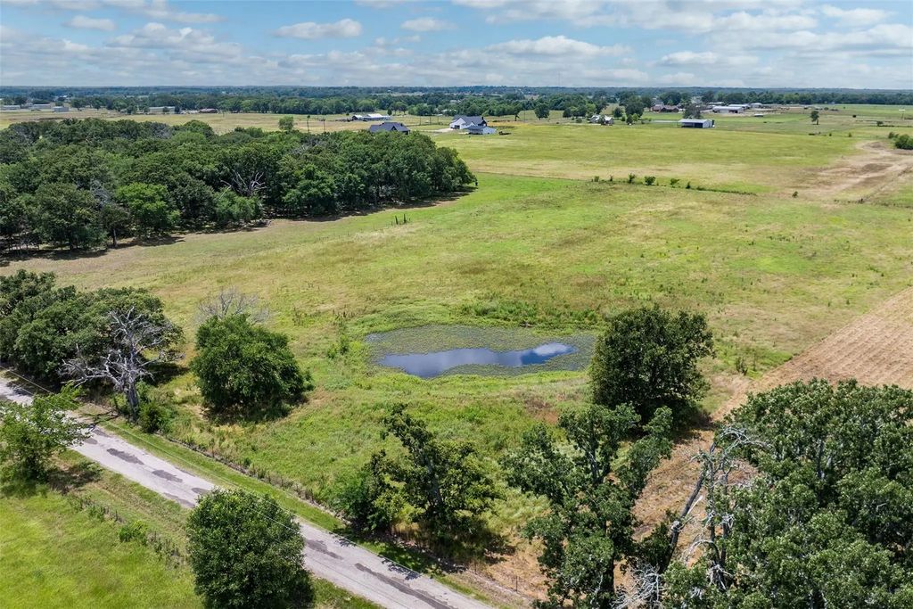 190 County Road 2141, Canton