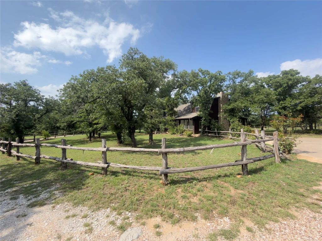 1102 Ne 23rd Street, Mineral Wells