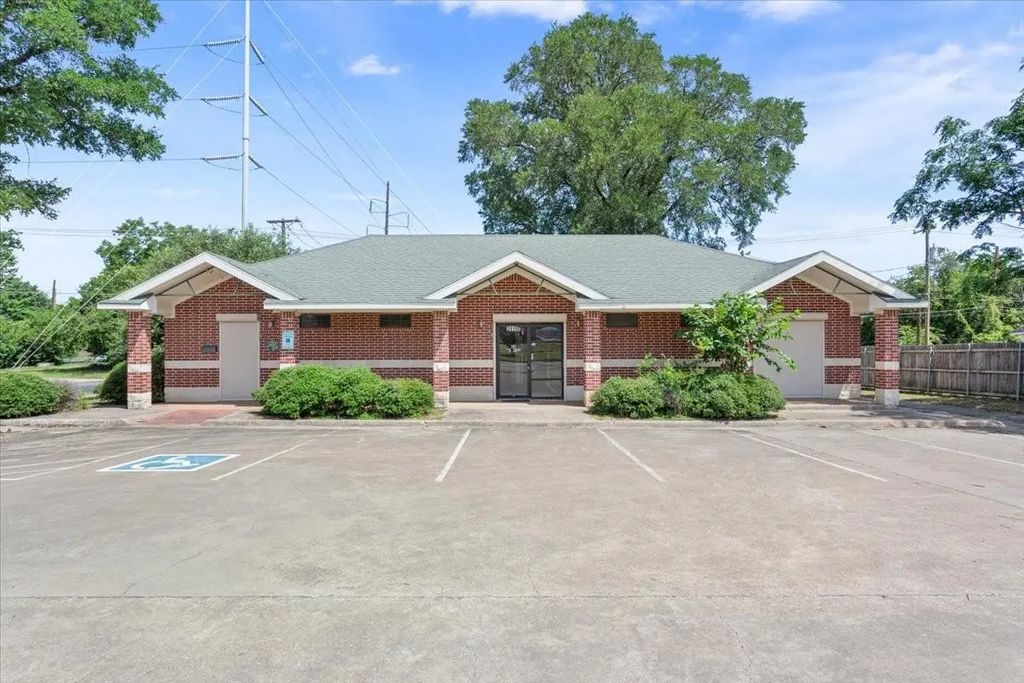 2419 Herring Avenue B, Waco
