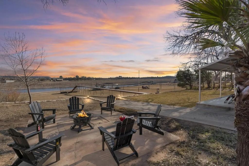 184 County Road 246, Sweetwater