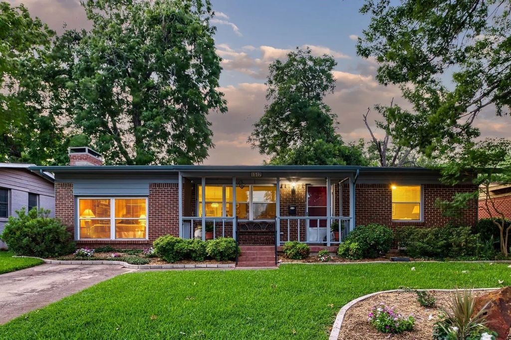 1517 Marshalldale Drive, Arlington
