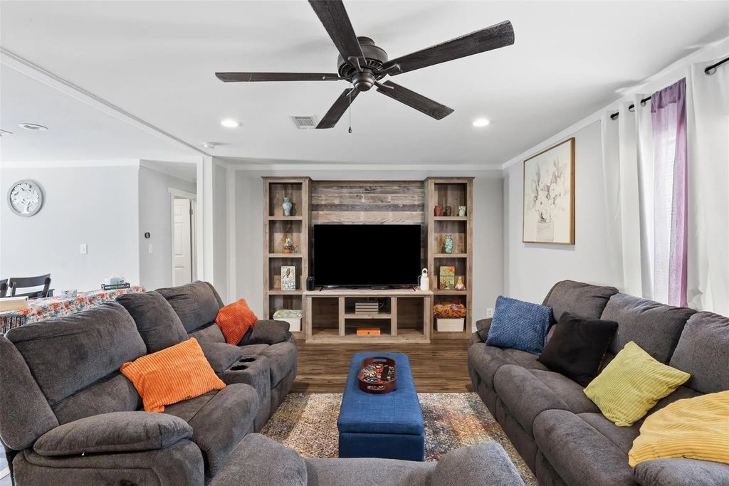 6026 Lake Granbury Trail, Granbury